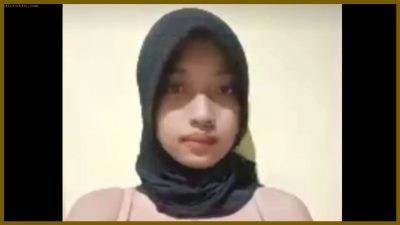 Aurel Hijab Tobrut Omek Pakai Seragam