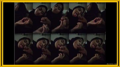 Dinda Jilbab Jago Sepong Pacar