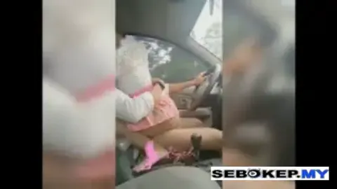 Bokep Indo Baju Adat Bali Main Di Mobil