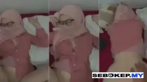 Bokep Indo Jilbab Pink Berkacamata Lejen Ngewe Versi Clean