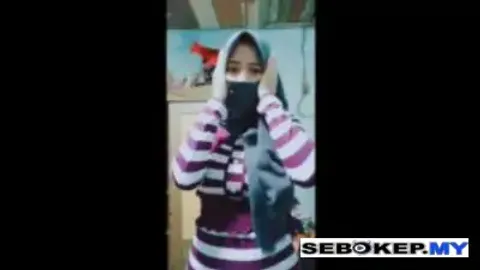 Bokep Indo Cewe Jilbab Buka Bukaan Hingga Colmek