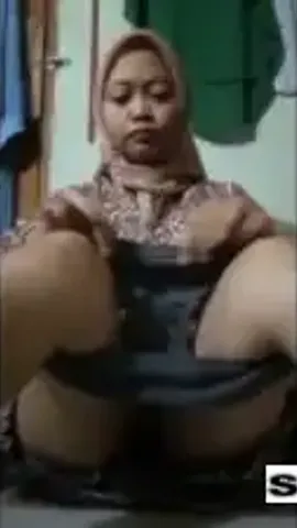 Bokep Indo Jilbab Coklat Masih Sempit Main Sendiri